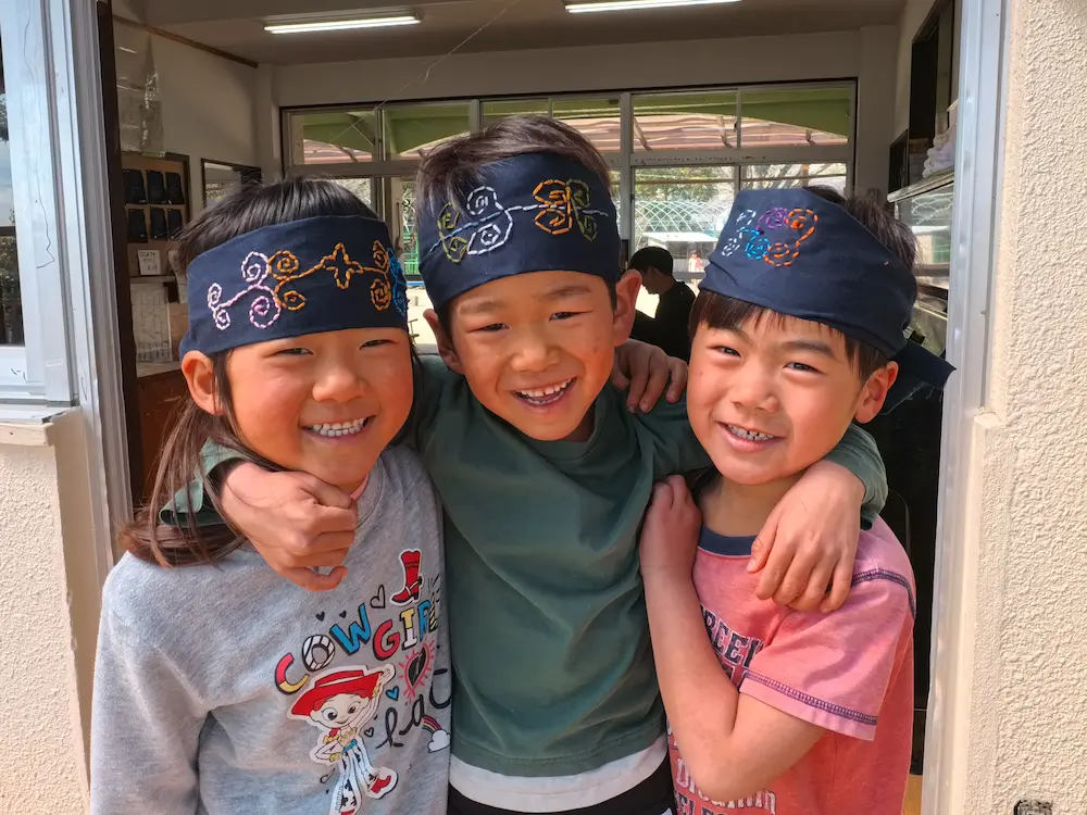 アイヌ文化に触れる子どもの様子