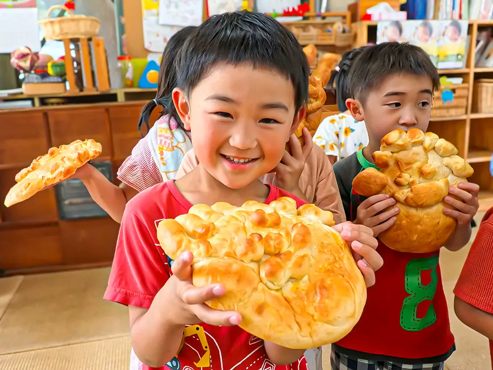 パン作りをする様子