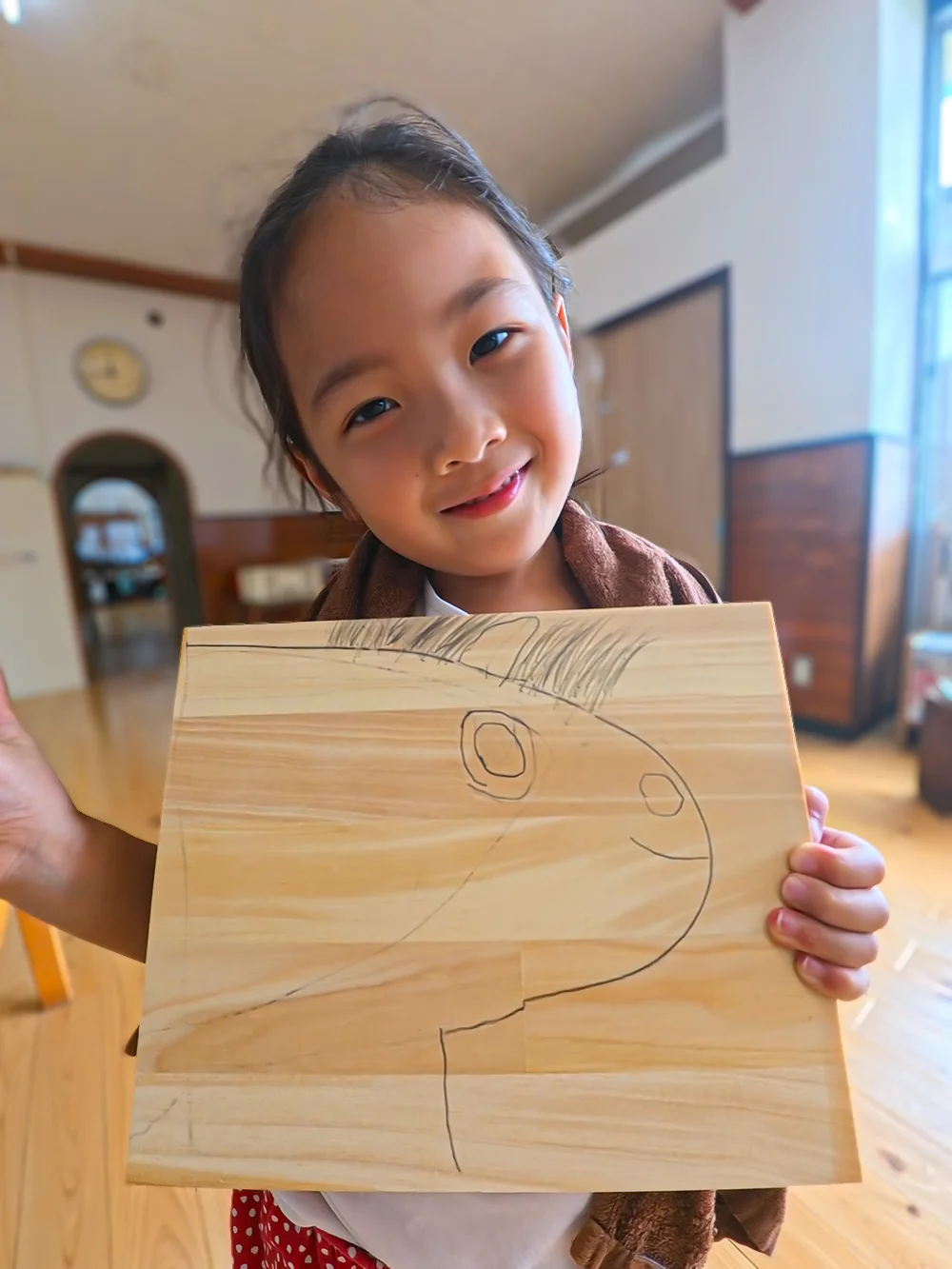 荒馬製作に取り組む子どもたちの様子